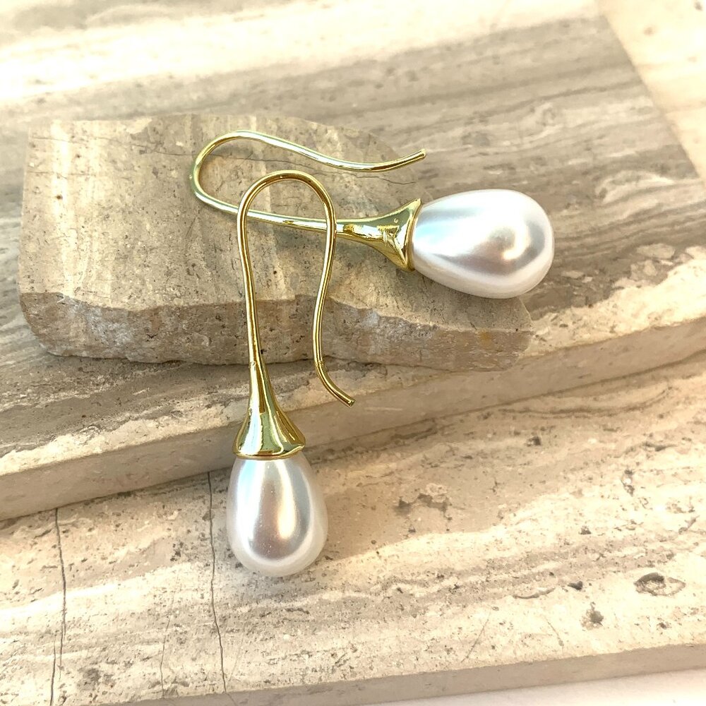NEW~ Anthropologie Long Gold Hook Pearl Drop Earrings